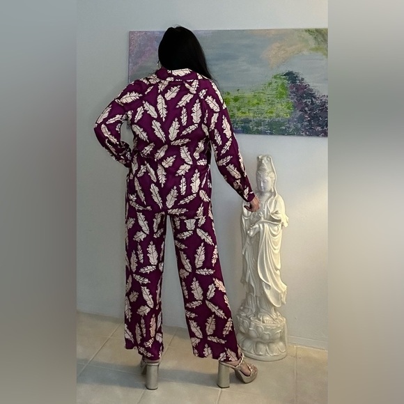 Olympia Blouse and pant set. Made in Italy of Viscose.  Fits Small and Medium - Picture 3 of 3